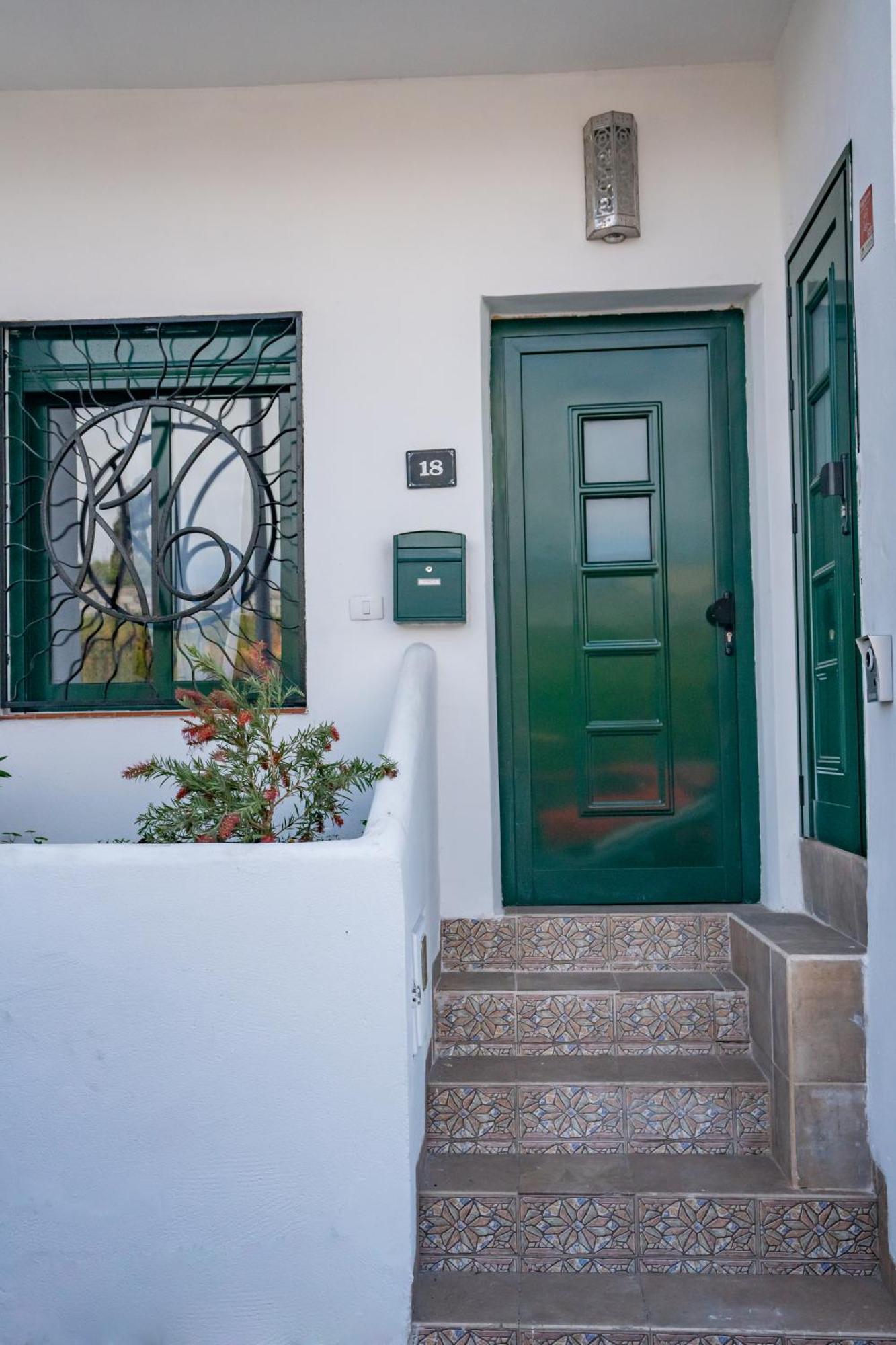 Casa Julio - Alcala Complete Coastal Retreat - Entire Apartment - 3 Min Walk From The Ocean - Shared Entrance With Host Exterior foto